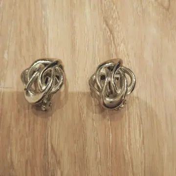 실버 트위스트 디자인 귀찌