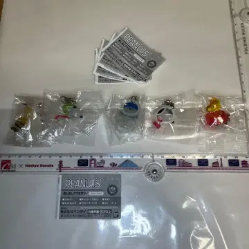 가챠 PEANUTS 메지루시 액세서리 클래식 ver. 5개 세트입니다.