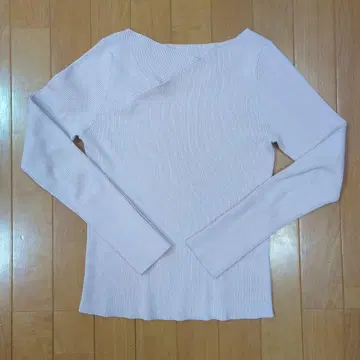 내추럴 뷰티 베이직 미 데콜테 리브 니트