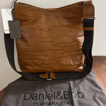 Daniel&Bob 캐러멜 숄더백