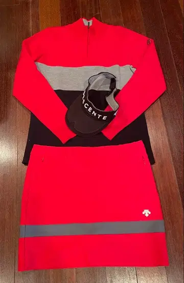 데상트 골프 빨간색 셋업 블랙 선바이저 포함