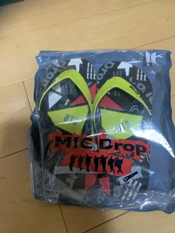 BTS MIC Drop 샌들 250/M/M 네온