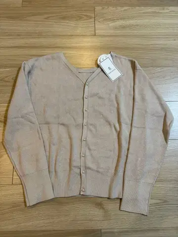 로페피크닉 펄 버튼 긴팔 니트 38