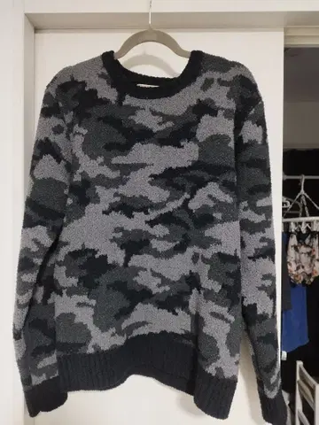 AVIREX 카모 패턴 니트 스웨터 그레이/블랙