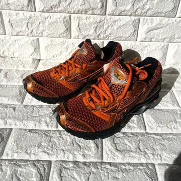 미사용 새상품 레어 Mizuno 러닝화 오렌지 26cm