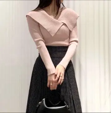 스나이델 SNIDEL 오프숄더 리브 니트 풀오버 (핑크)