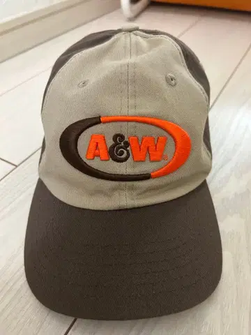 A&W 자수 로고 캡 베이지/브라운
