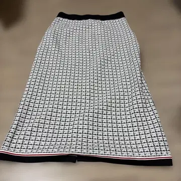 인디비 워셔블 니트 자카드 스커트 체크 무늬