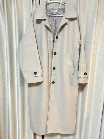 베이지 롱 코트