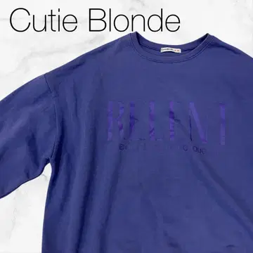 큐티 블론드 탑 스트레이너 긴팔 퍼플 보라색 가슴 영문자