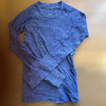 룰루레몬 블루 긴팔 티셔츠