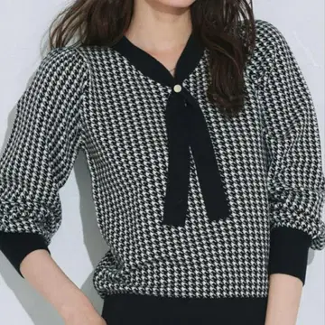 [ 완판템 ] Pierrot 하운드투스 패턴 보타이 니트