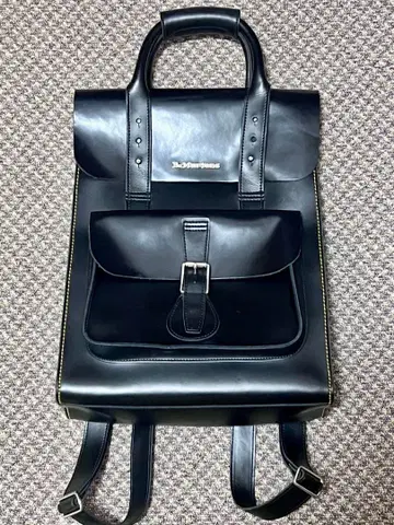 Dr.Martens 백팩 가죽 블랙 플랩 백팩