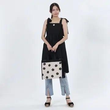 MARY QUANT 니트 자카드 데이지 토트 베이지 블랙