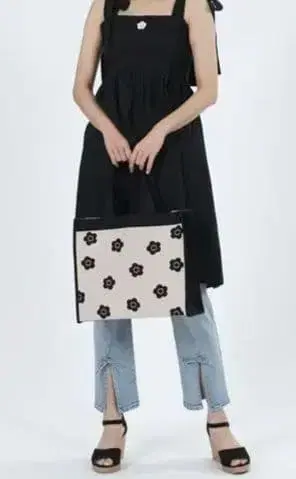 MARY QUANT 니트 자카드 데이지 토트 베이지 블랙