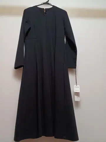 새상품 SHIPS 블랙 A라인 원피스 (긴팔)