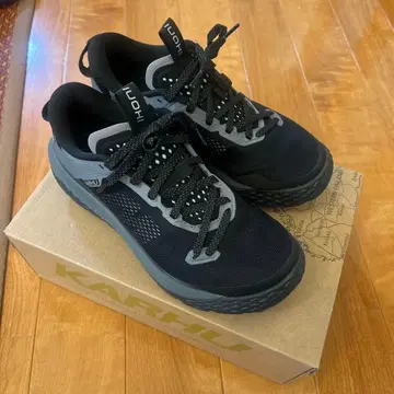 KARHU IKHONI TRAIL 트레일 스니커즈 블랙/그레이