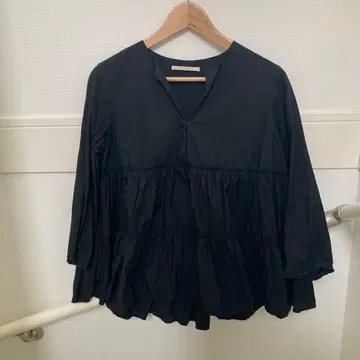 누키테파 티어드 개더 프릴 스키퍼 셔츠 코튼