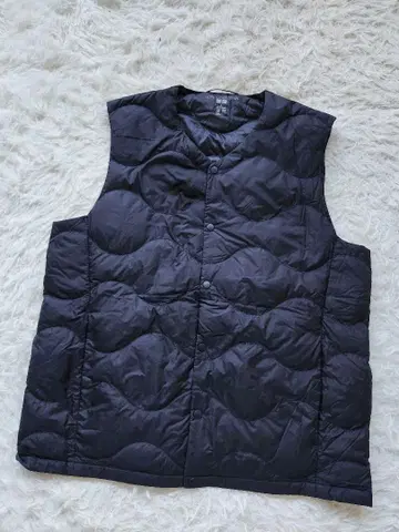 유니클로 울트라 라이트 다운 컴팩트 베스트 네이비