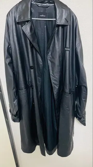 SYU.HOMME/FEMM 더스터 레인코트 코트 블랙 히요쿠 버튼