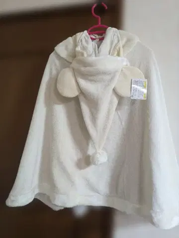 디즈니 리조트 크리스마스 판초 미키 화이트 후드 부착 망토