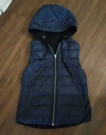 네이비 후드 부착 리버서블 다운 베스트 자켓