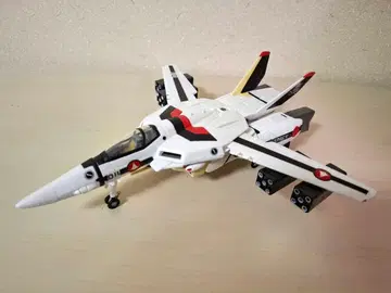 야마토 1/60 초시공 요새 마크로스 VF-1A 발키리 이치죠 히카루기