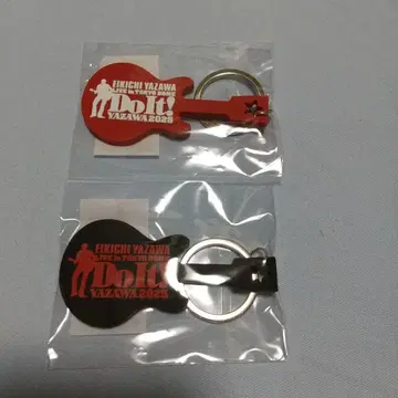 EKICHI YAZAWA 기타형 키링 2025 2개