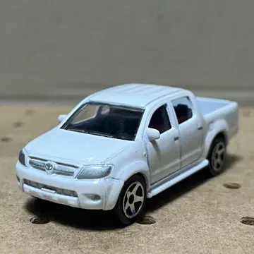 마조레트 도요타 하이럭스 절판 레어