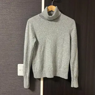 새상품급 유니클로 캐시미어 100% 터틀넥 스웨터 그레이 사이즈 L