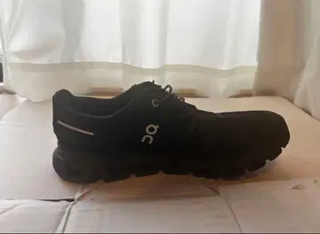 새상품급 On cloud 6 아웃도어 신발 블랙 26.5