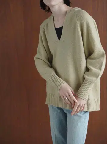 *새상품급* CLANE NECK SLIT KNIT TOPS