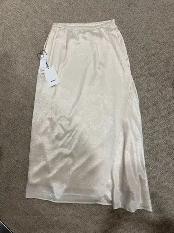 MIESROHE 새틴 플레어 스커트 새상품