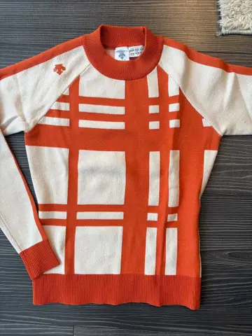 데상트 여성용 니트 오렌지