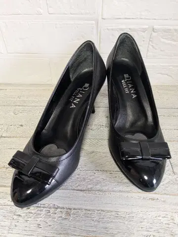 새상품급 DIANA 다이애나 블랙 펌프스 리본 24EE