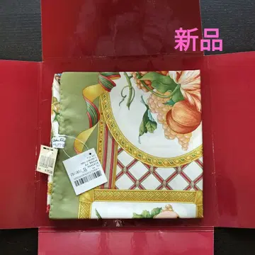 페라가모 스카프 카키 83x83cm 꽃무늬 실크