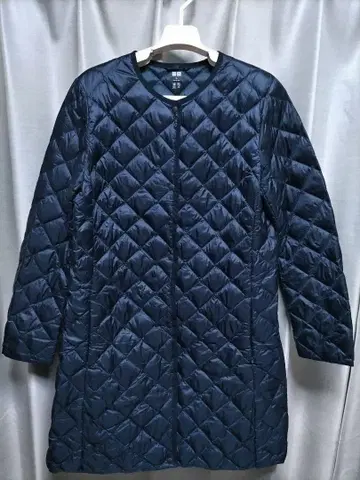 유니클로 울트라 라이트 다운 노카라 퀼팅 타운 코트 네이비