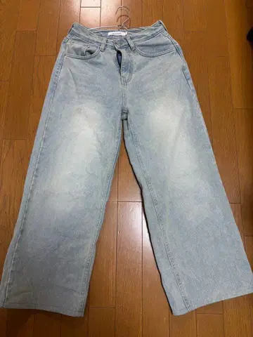 UNE MANSION 라이트 블루 와이드 레그 데님