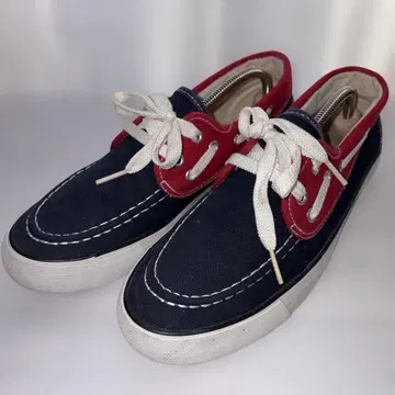 네이비/레드 캔버스 스니커즈