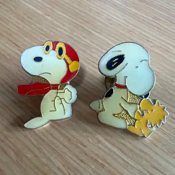 스누피 핀 배지