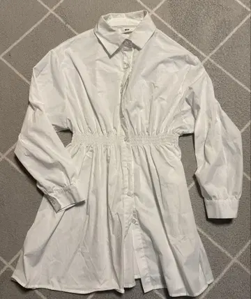 WEGO 화이트 셔츠와 블랙 스웨터 세트