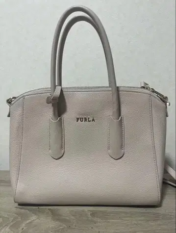 FURLA 라이트 베이지 숄더백 (당일 발송 OK) 가격 인하했습니다