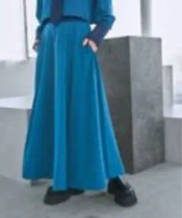 HARE 이소자이 핀턱 플레어 스커트 블루 FREE