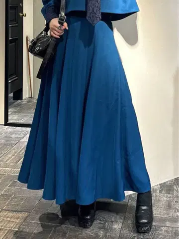 HARE 이소자이 핀턱 플레어 스커트 블루 FREE