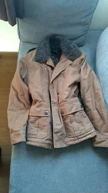 브라운 퍼 달린 밀리터리 자켓 사이즈 3