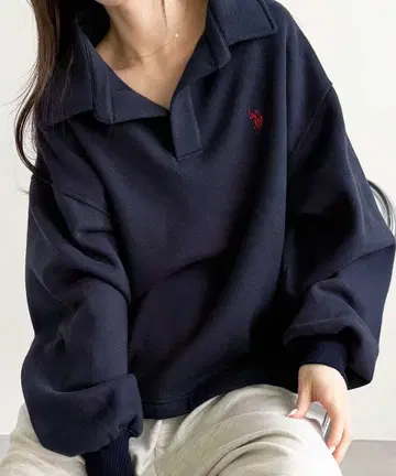 POLO 네이비 맨투맨