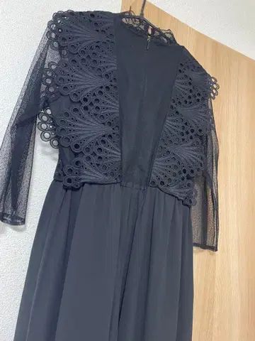 블랙 레이스 장식 롱 드레스