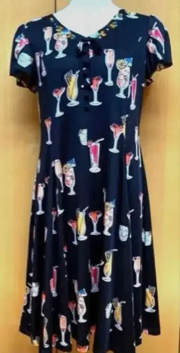 슈퍼 뷰티 블랙 베이스 원피스 40