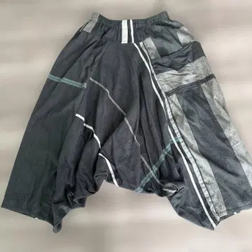 사루엘 팬츠 블랙과 그레이 스트라이프