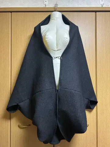 울 혼방 다크 그레이 짙은 차콜 그레이 모몽가 코트 금장 장식 프리